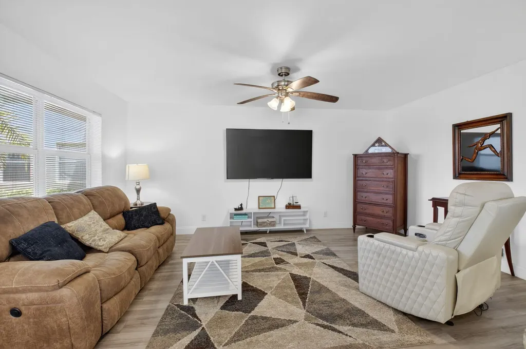 14 Flanders Delray Beach FL 33484