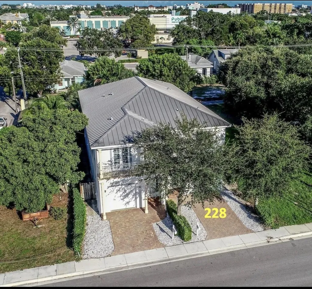 230 N G Street Lake Worth Beach FL 33460
