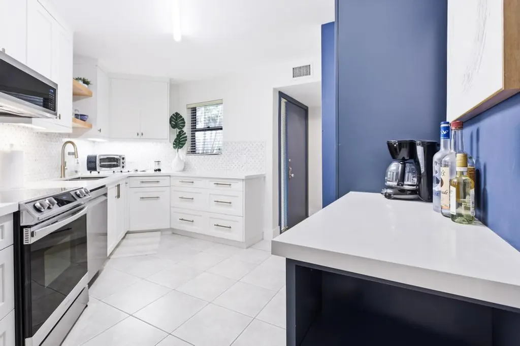 5800 Camino Del Sol Boca Raton FL 33433