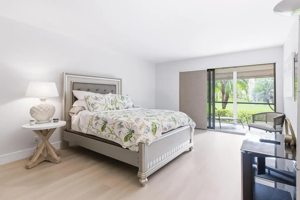 5800 Camino Del Sol Boca Raton FL 33433