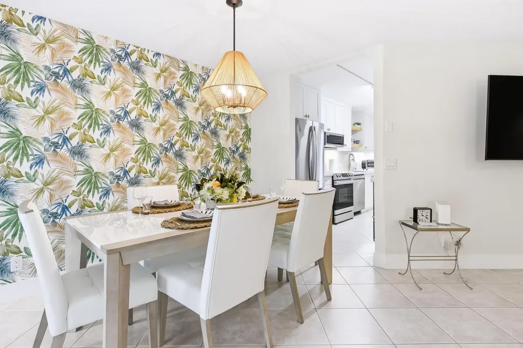 5800 Camino Del Sol Boca Raton FL 33433
