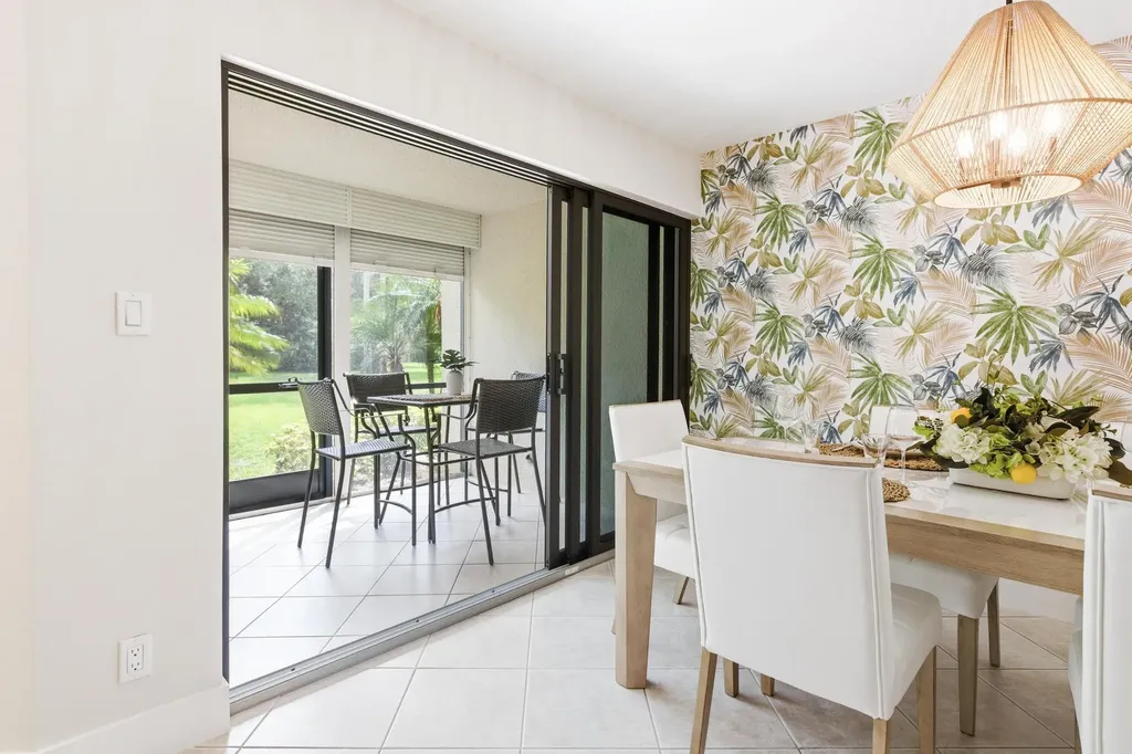 5800 Camino Del Sol Boca Raton FL 33433