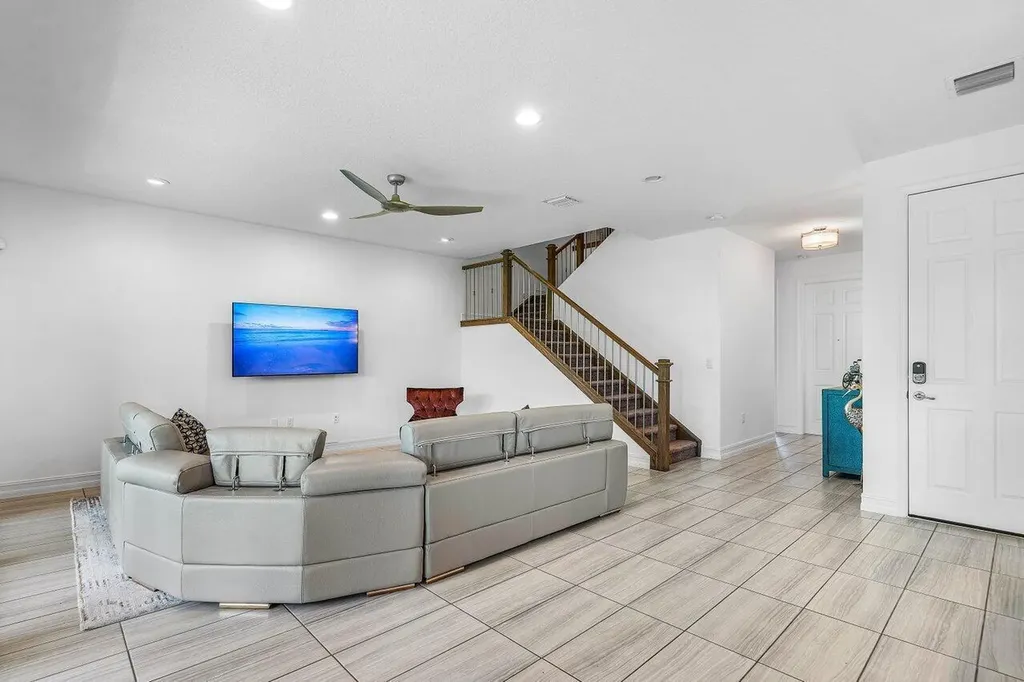 8068 Lemon Serpentine Lane Delray Beach FL 33446