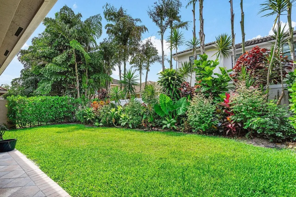 8068 Lemon Serpentine Lane Delray Beach FL 33446
