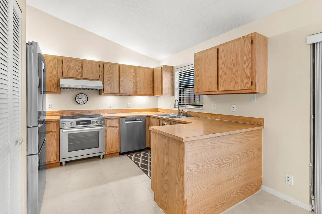 11122 Curry Drive Palm Beach Gardens FL 33418