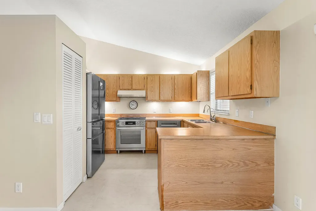 11122 Curry Drive Palm Beach Gardens FL 33418