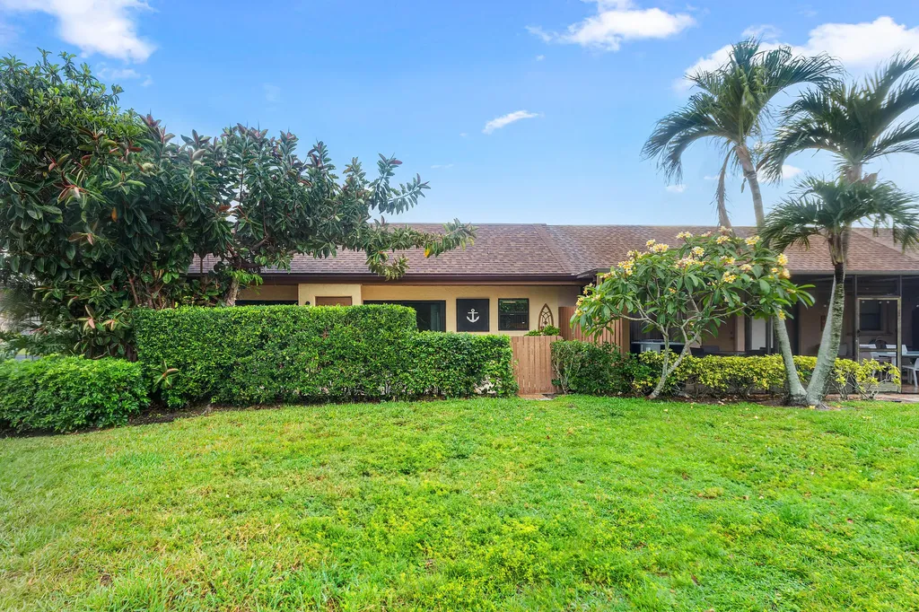 11122 Curry Drive Palm Beach Gardens FL 33418