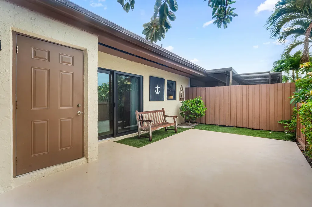 11122 Curry Drive Palm Beach Gardens FL 33418