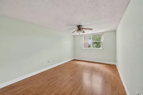 8373 Lake Drive Doral FL 33166