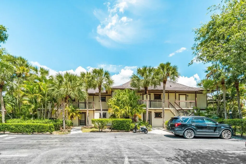 13334 Polo Club Road Wellington FL 33414