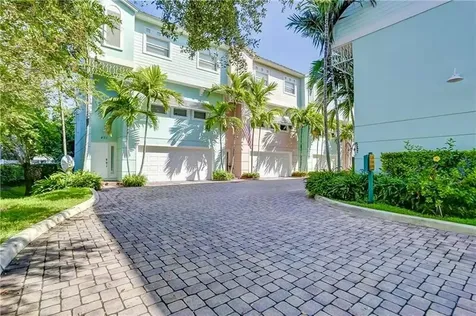 425 NE 1st Street Pompano Beach FL 33060