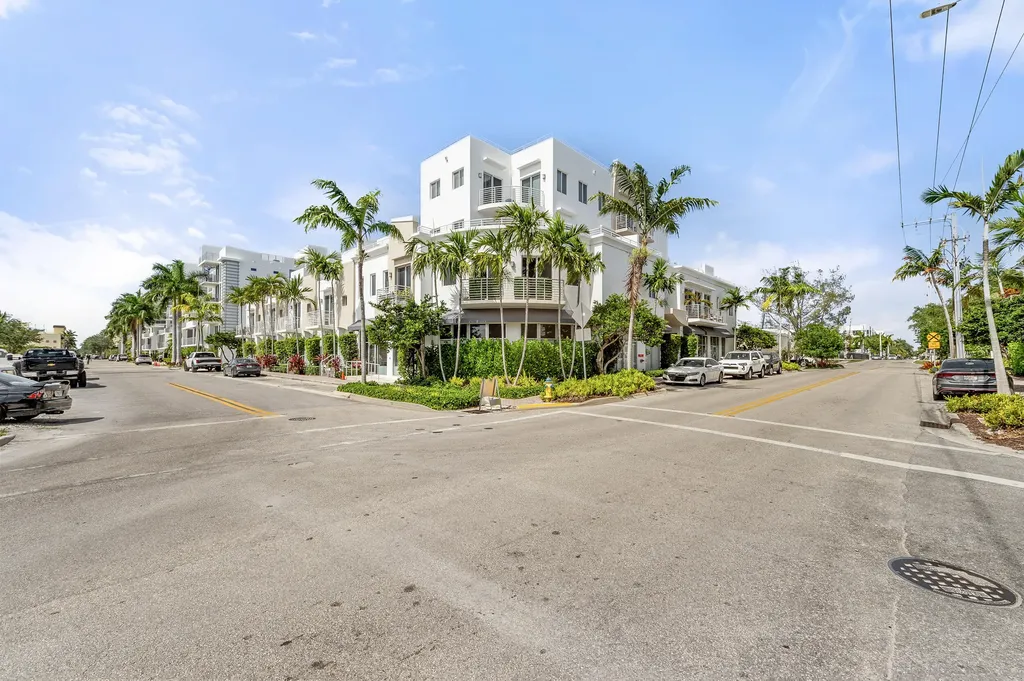 111 SE 2nd Street Delray Beach FL 33444