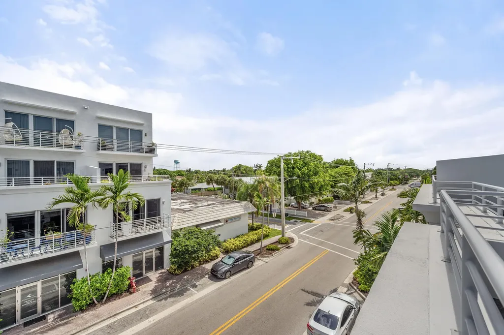 111 SE 2nd Street Delray Beach FL 33444