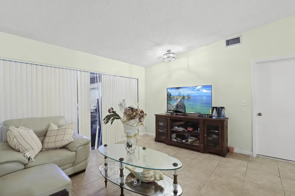 4235 Lucerne Villas Lane Greenacres FL 33467