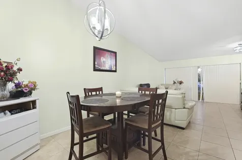 4325 Lucerne Villas Lane Greenacres FL 33467