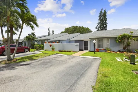4325 Lucerne Villas Lane Greenacres FL 33467