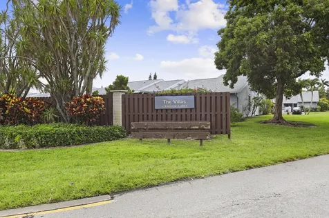 4235 Lucerne Villas Lane Greenacres FL 33467