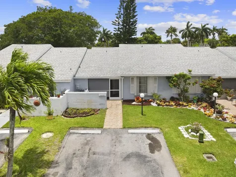 4325 Lucerne Villas Lane Greenacres FL 33467