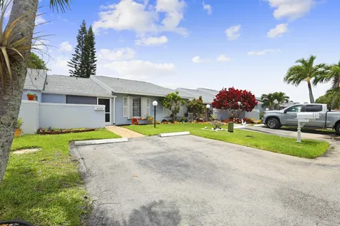 4235 Lucerne Villas Lane Greenacres FL 33467