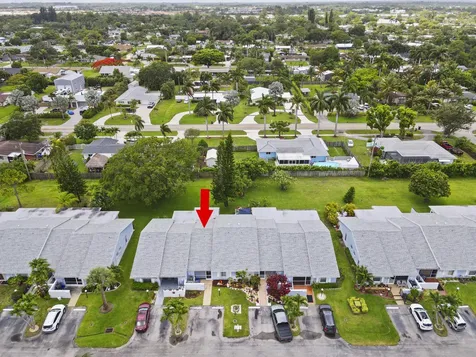 4325 Lucerne Villas Lane Greenacres FL 33467