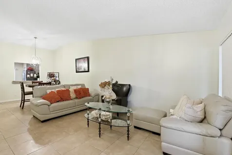 4325 Lucerne Villas Lane Greenacres FL 33467