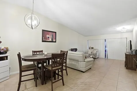 4325 Lucerne Villas Lane Greenacres FL 33467