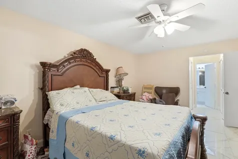 4325 Lucerne Villas Lane Greenacres FL 33467