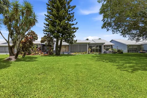 4325 Lucerne Villas Lane Greenacres FL 33467
