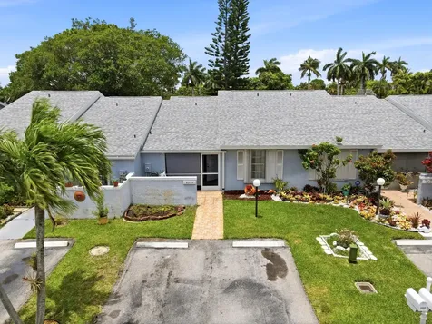 4325 Lucerne Villas Lane Greenacres FL 33467