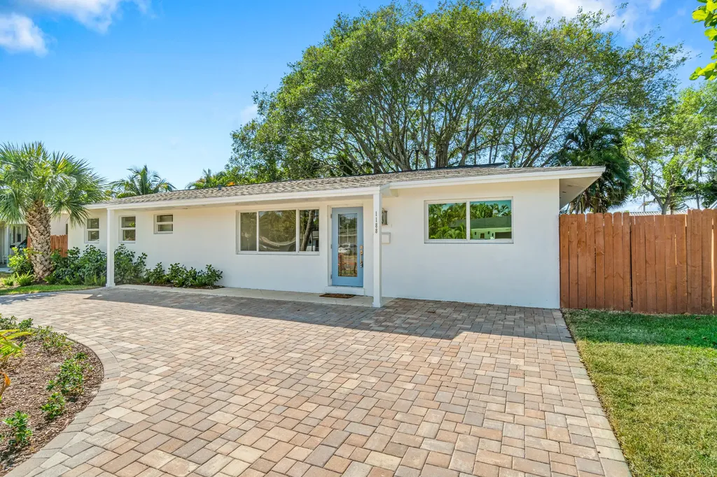 1188 W Camino Boca Raton FL 33486