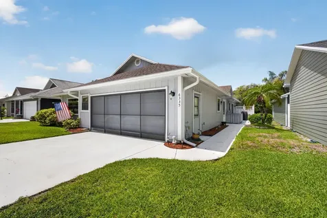6335 SE Ames Way Hobe Sound FL 33455