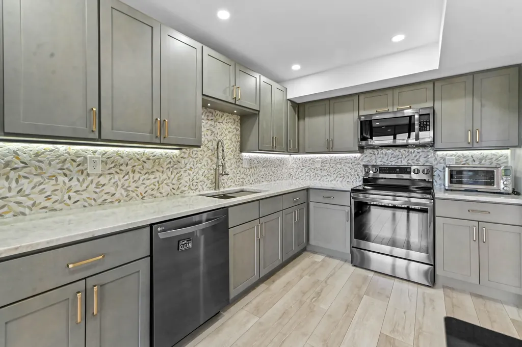 5250 Woodland Lakes Drive Palm Beach Gardens FL 33418