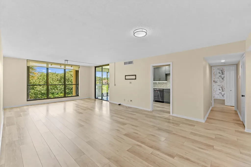 5250 Woodland Lakes Drive Palm Beach Gardens FL 33418