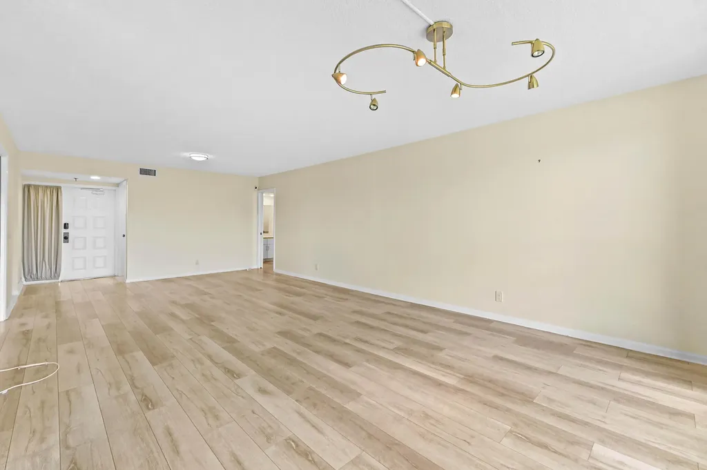 5250 Woodland Lakes Drive Palm Beach Gardens FL 33418