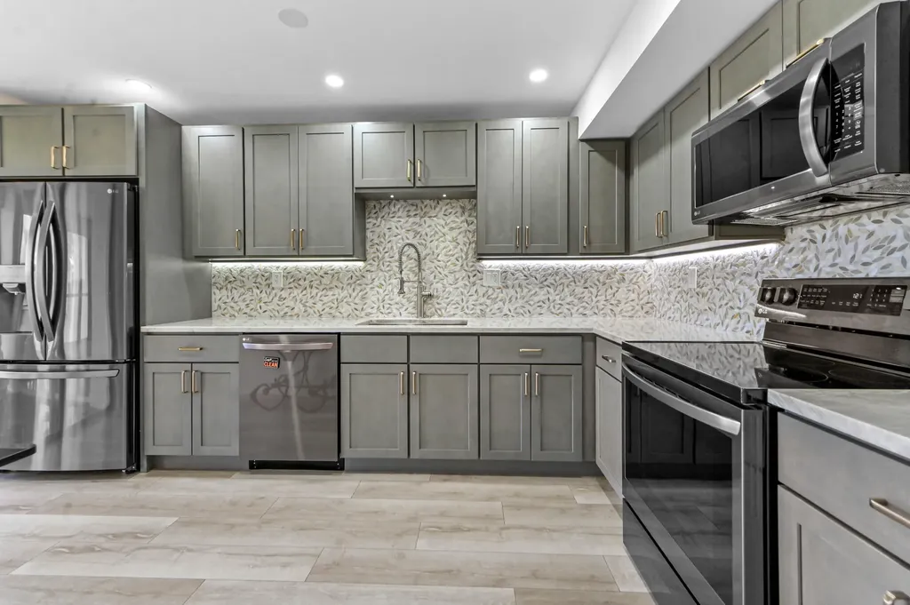 5250 Woodland Lakes Drive Palm Beach Gardens FL 33418
