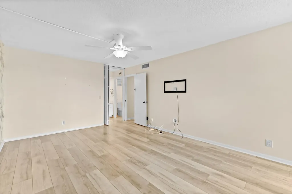 5250 Woodland Lakes Drive Palm Beach Gardens FL 33418