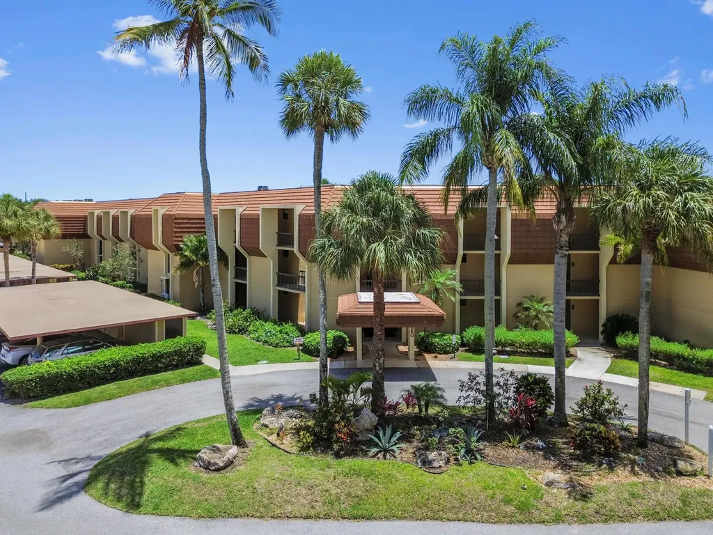 5250 Woodland Lakes Drive Palm Beach Gardens FL 33418