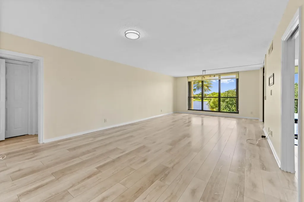 5250 Woodland Lakes Drive Palm Beach Gardens FL 33418