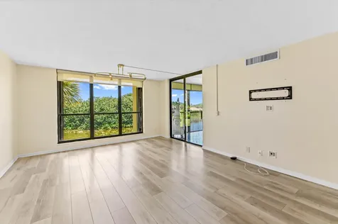 5250 Woodland Lakes Drive Palm Beach Gardens FL 33418