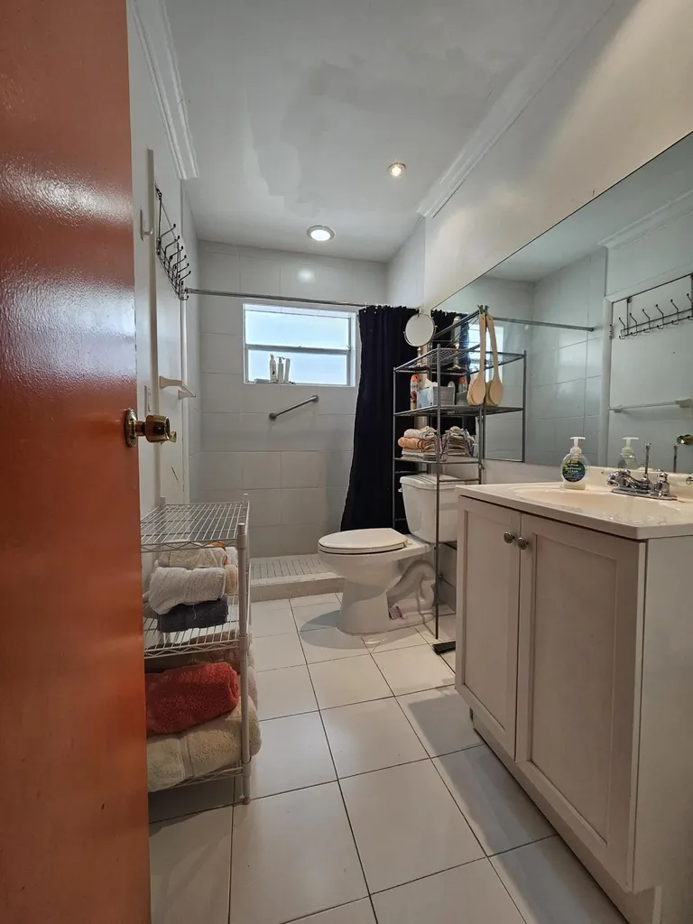5100 NW 35th Street Lauderdale Lakes FL 33319