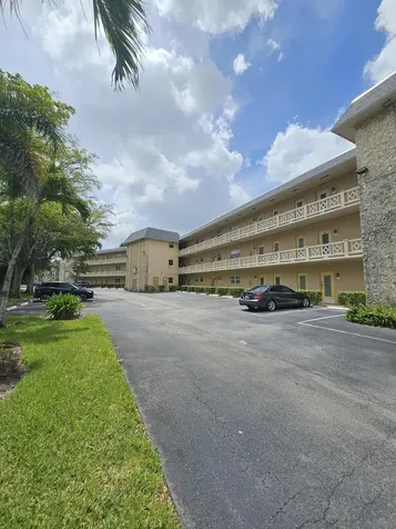 5100 NW 35th Street Lauderdale Lakes FL 33319