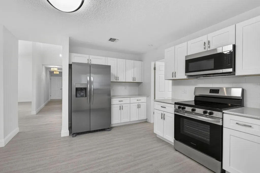 12691 N 40th Street Street N The Acreage FL 33411