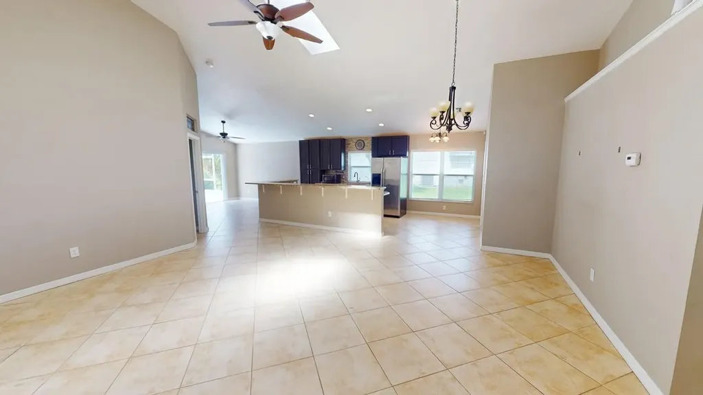 562 SW Saint Martins Cove Port St Lucie FL 34986