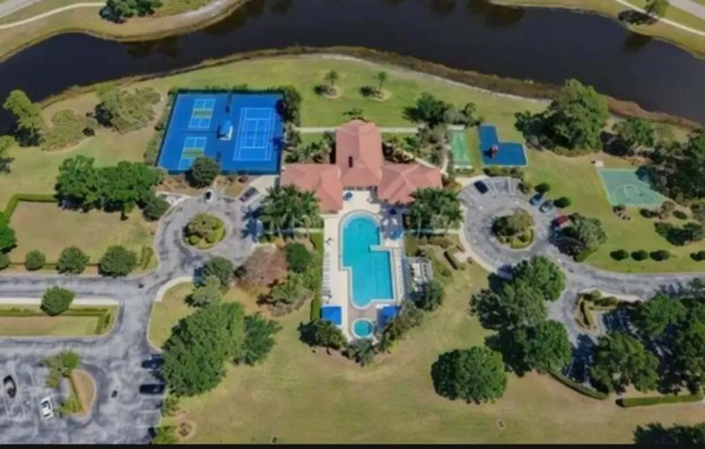 562 SW Saint Martins Cove Port St Lucie FL 34986