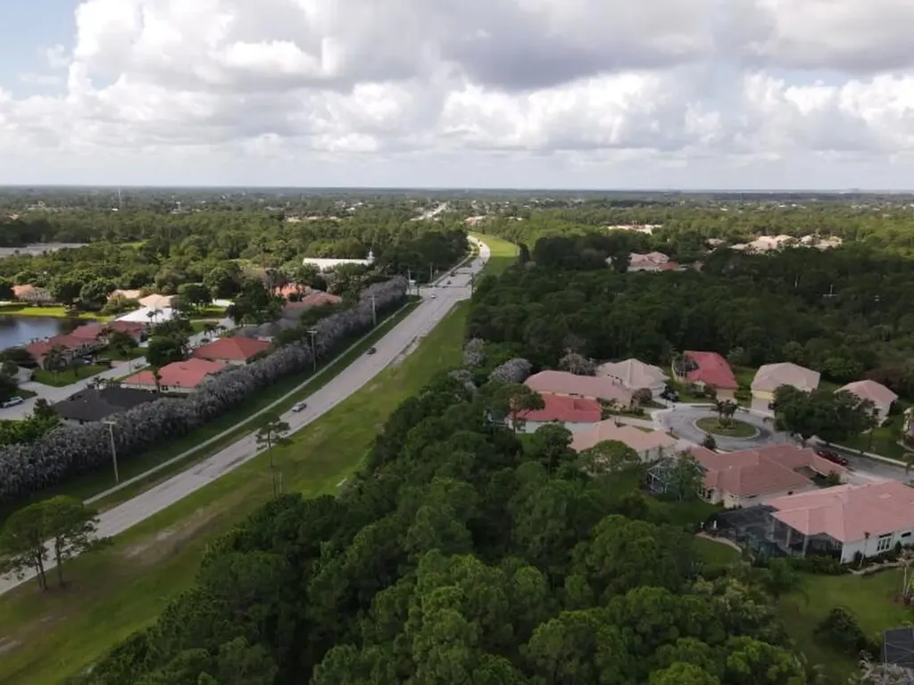 562 SW Saint Martins Cove Port St Lucie FL 34986