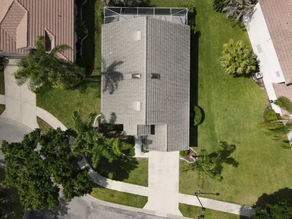 562 SW Saint Martins Cove Port St Lucie FL 34986