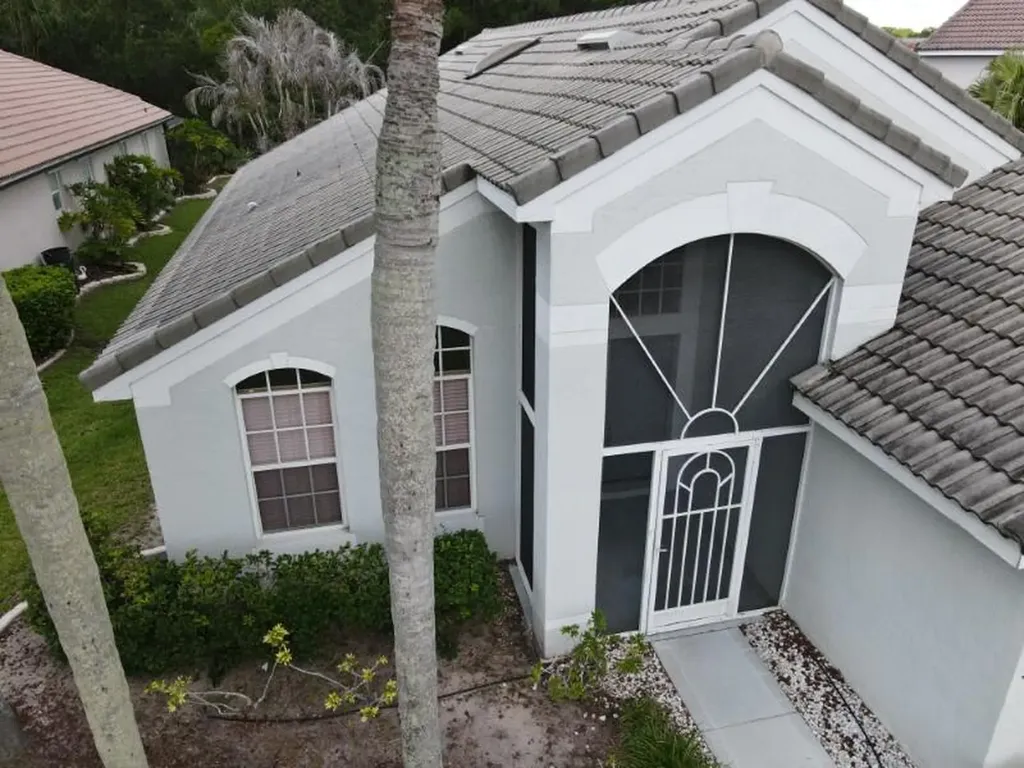 562 SW Saint Martins Cove Port St Lucie FL 34986