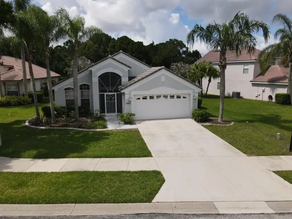 562 SW Saint Martins Cove Port St Lucie FL 34986