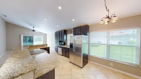 562 SW Saint Martins Cove Port St Lucie FL 34986