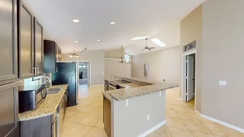 562 SW Saint Martins Cove Port St Lucie FL 34986